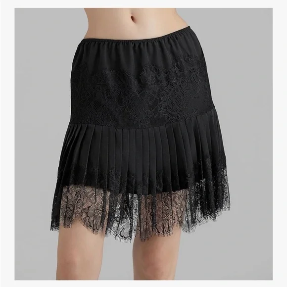 Elegant Black Lace Pleated Slip Skirt M NWOT - Picture 2 of 4